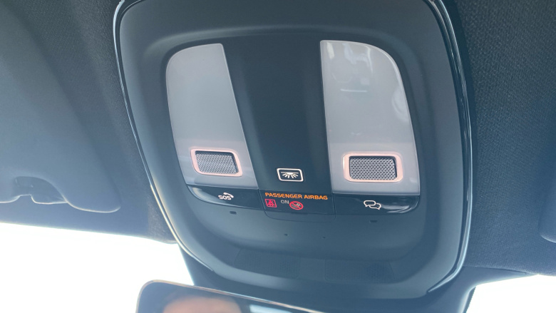 Volvo XC40 2.0 B3P Plus Dark 5dr Auto Petrol Estate